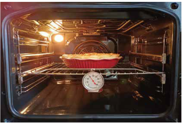 طرائق انتقال الحرارة التي تحدث خلال خبز قالب حلوى في الفرن